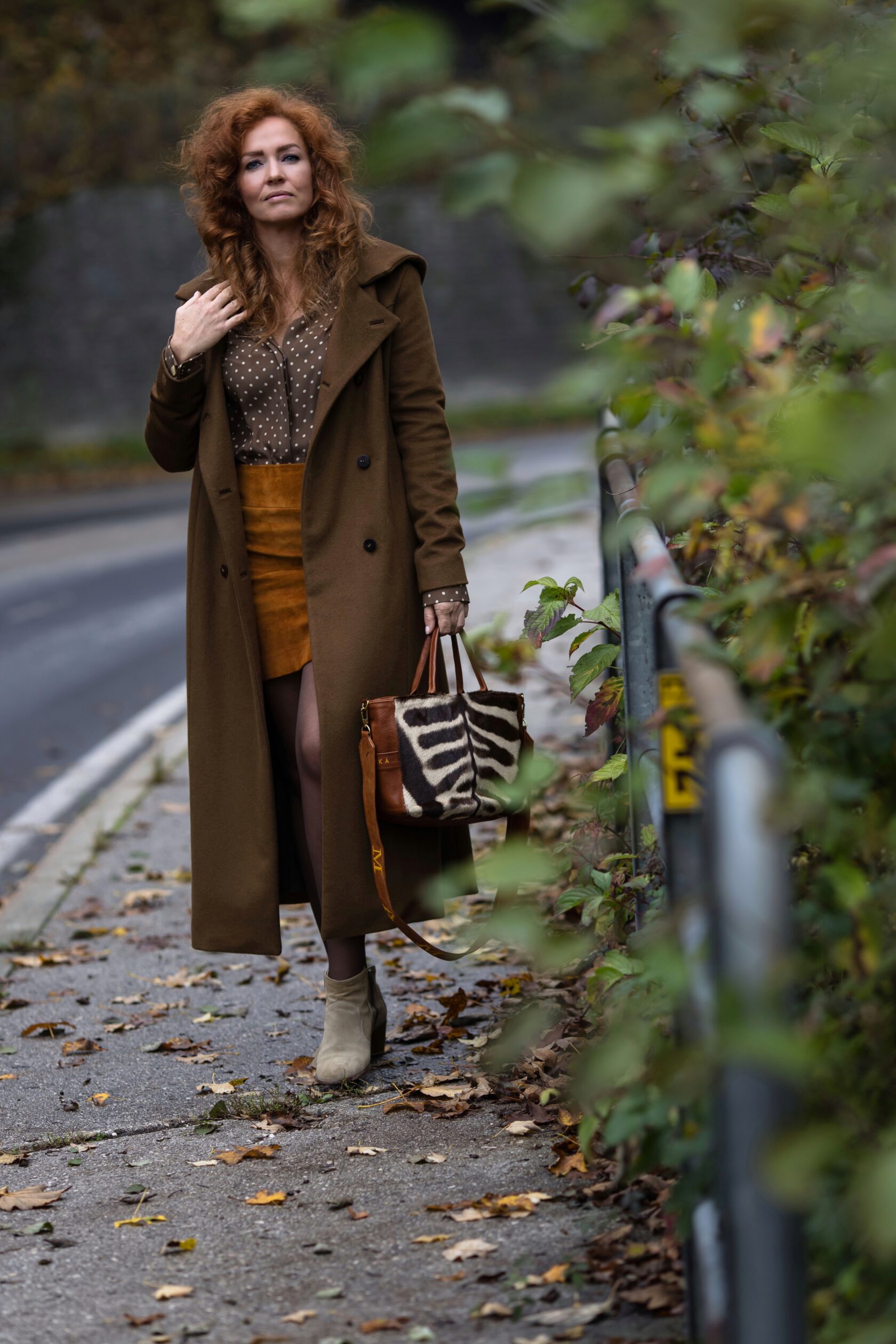 Magdalena_Mantel“MM°70“_TascheN°1010_LederrockN°9_Seidenbody